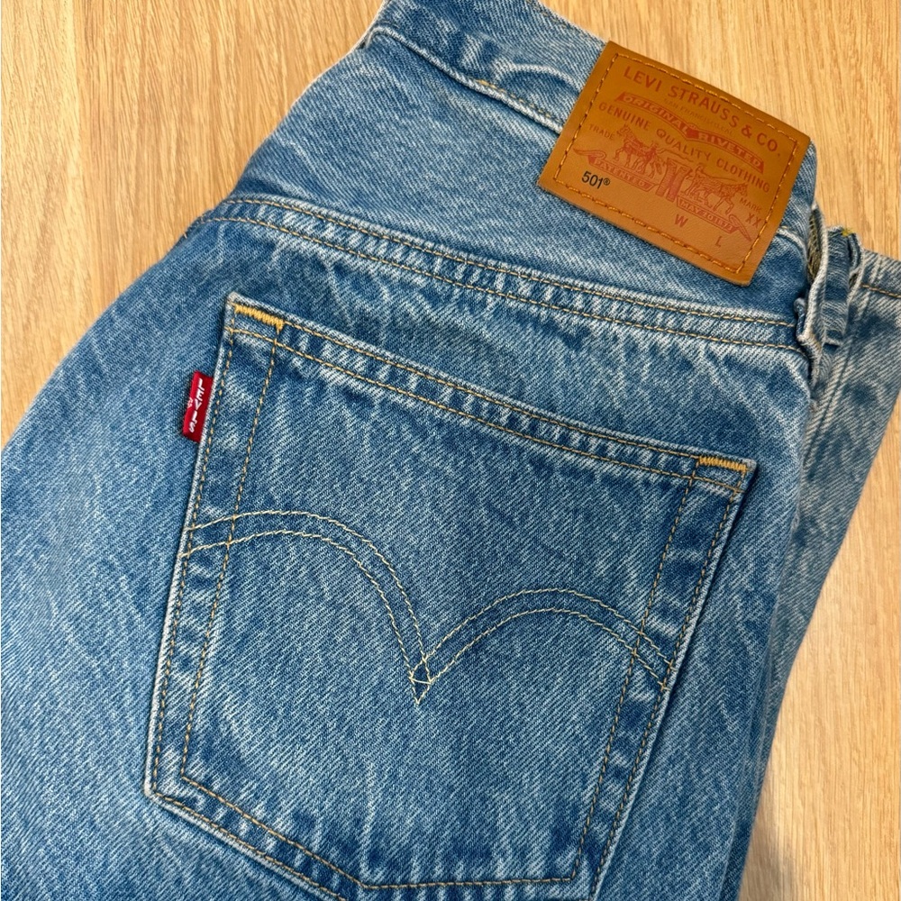 Levi’s 501 Straight Blue Jeans (Size 26/27)